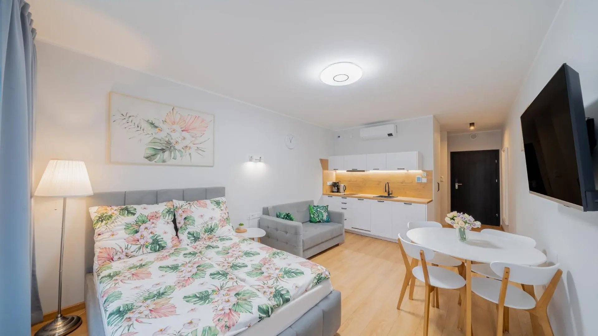 Lulu Apartments - Flora - Apartament Z Klimatyzacja , Solny Resort Kolobrzeg 0*,  Poland